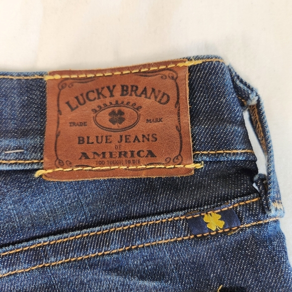 Lucky Brand Sofia Straight Blue Jeans Size 4/27. Medium Blue Lightly Distressed - Picture 4 of 14